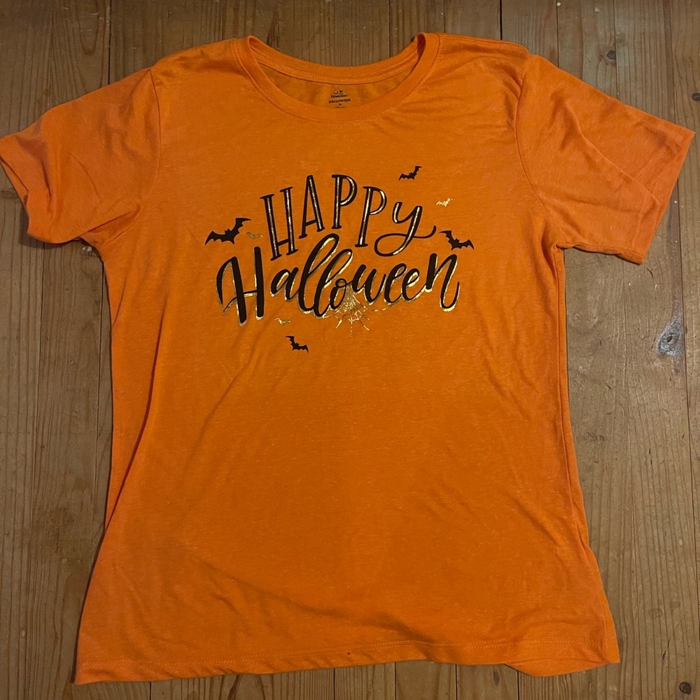 New Women’s Halloween shirt size M